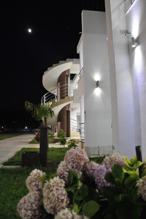 Royal Apartments & Villas Улцинь Екстер'єр фото