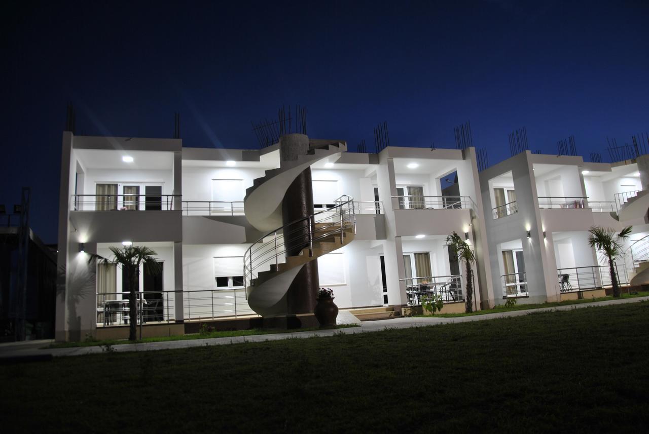 Royal Apartments & Villas Улцинь Екстер'єр фото