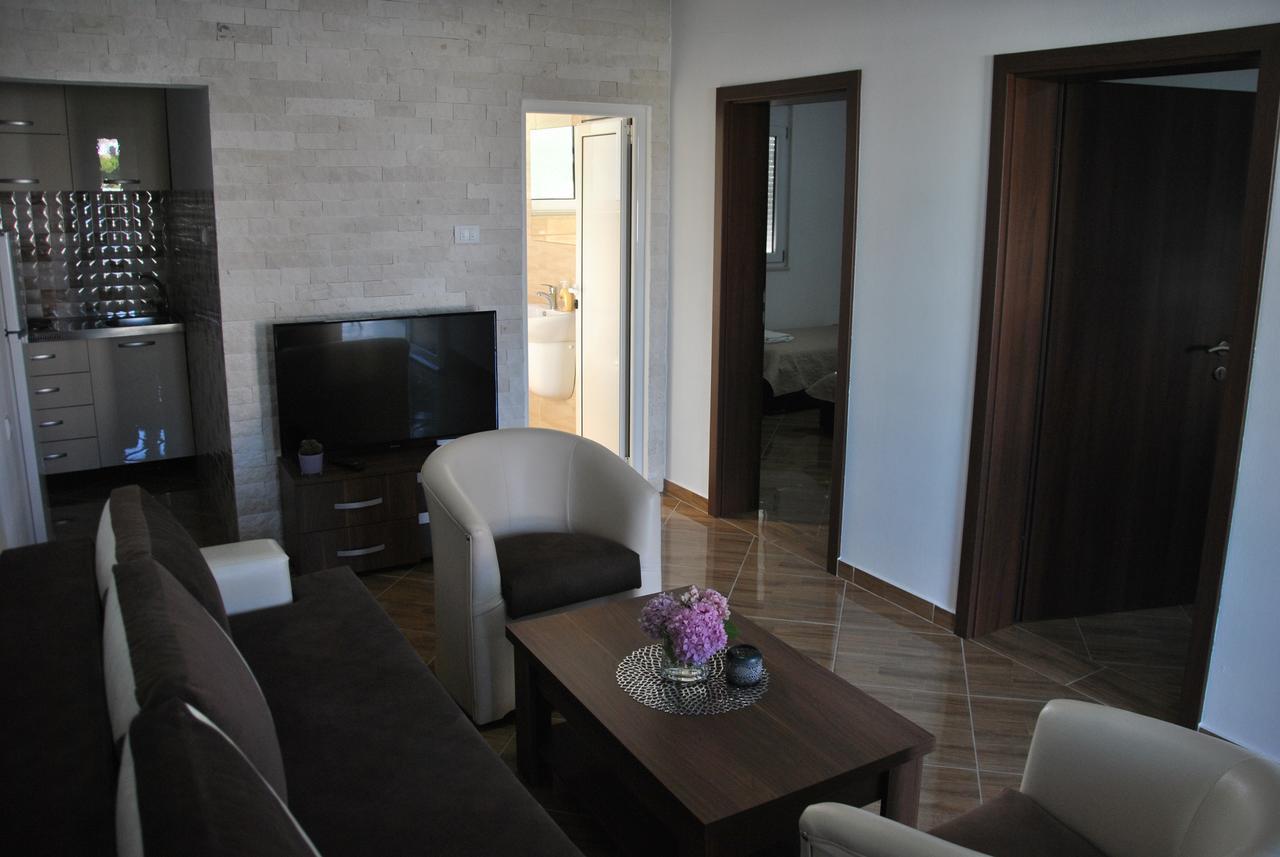 Royal Apartments & Villas Улцинь Екстер'єр фото